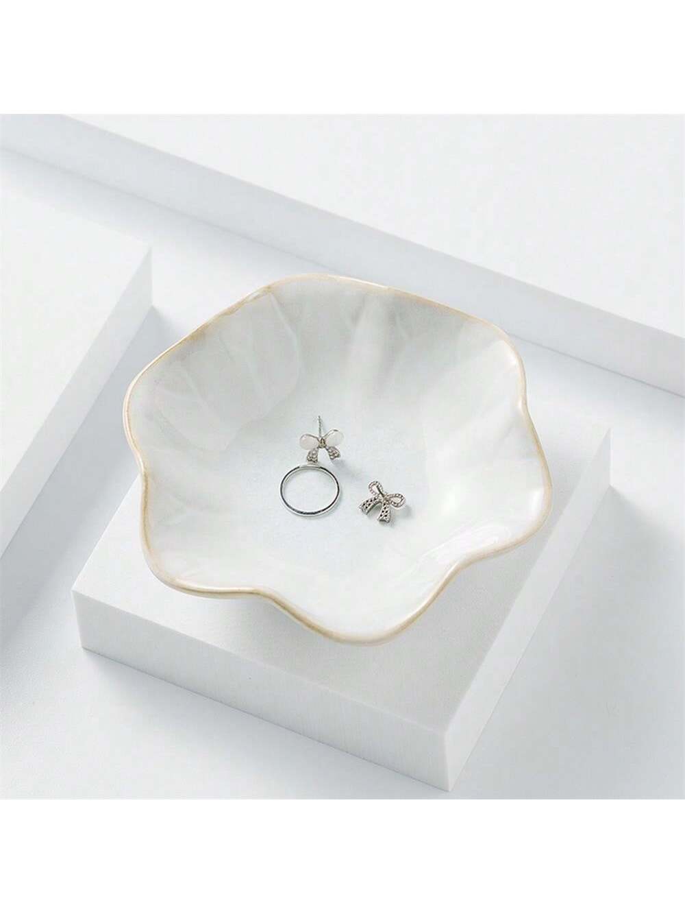 Ceramic Trinket Dish - 1 pc Ceramic petal shaped jewelry